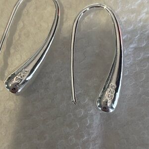 SILVER WATER DROP HOOK EARINGS